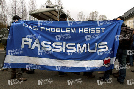 Protest und Gegenprotest: 2500 Menschen demonstrieren in Schneeberg