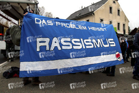 Protest und Gegenprotest: 2500 Menschen demonstrieren in Schneeberg