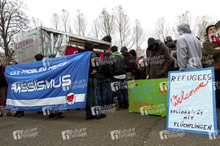 Protest und Gegenprotest: 2500 Menschen demonstrieren in Schneeberg