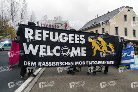 Protest und Gegenprotest: 2500 Menschen demonstrieren in Schneeberg