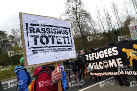 Protest und Gegenprotest: 2500 Menschen demonstrieren in Schneeberg