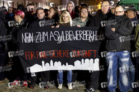 Protest und Gegenprotest: 2500 Menschen demonstrieren in Schneeberg