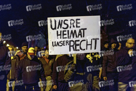 Protest und Gegenprotest: 2500 Menschen demonstrieren in Schneeberg