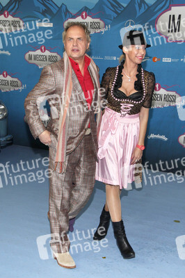 'Im Weissen Rössl - Wehe, du singst!' Premiere, Berlin