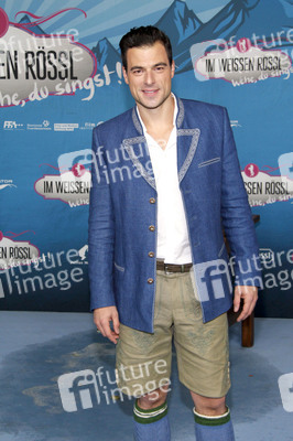 'Im Weissen Rössl - Wehe, du singst!' Premiere, Berlin