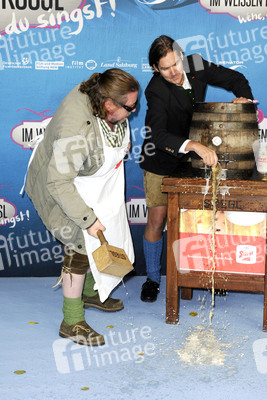 'Im Weissen Rössl - Wehe, du singst!' Premiere, Berlin