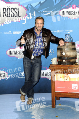 'Im Weissen Rössl - Wehe, du singst!' Premiere, Berlin