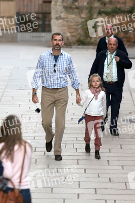 Prinz Felipe und Famile besuchen Grananda