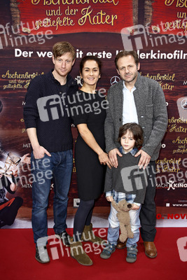 'Aschenbrödel und der gestiefelte Kater' Premiere, Berlin