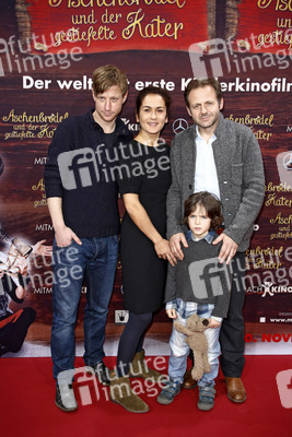 'Aschenbrödel und der gestiefelte Kater' Premiere, Berlin