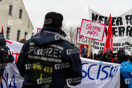 Gegen-Demo in Schneeberg