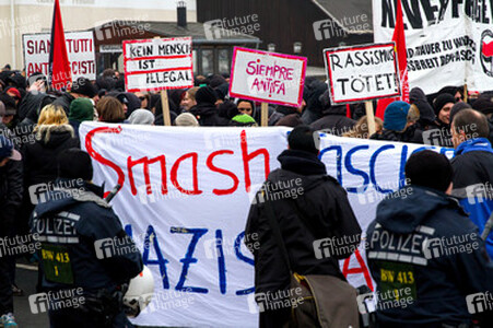 Gegen-Demo in Schneeberg