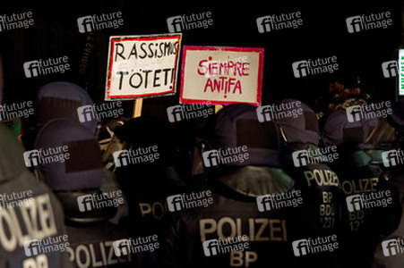 Gegen-Demo in Schneeberg