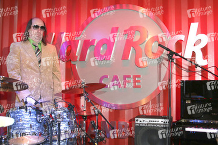 Fototermin mit der Jury zum Musikcontest im Hard Rock Cafe, Hamburg