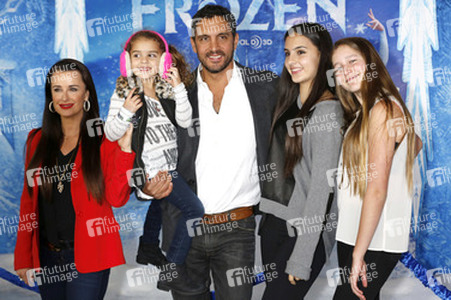 Kyle Richards mit Ehemann Mauricio Umansky und Töchtern Alexia, Sophia und Portia