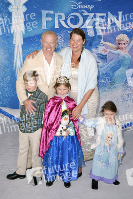 Neal McDonough mit Gattin Ruve Robertson und Kindern Morgan Patrick, Catherine Maggie und London Jane