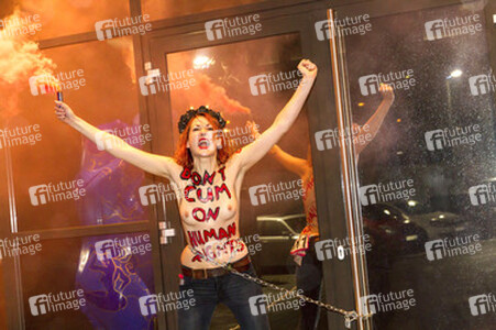Femen Aktivistinnen stürmen das Bordell 'Artemis', Berlin