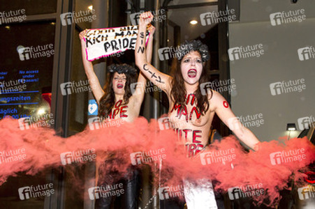Femen Aktivistinnen stürmen das Bordell 'Artemis', Berlin