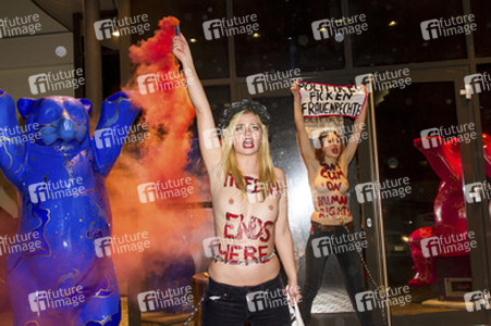 Femen Aktivistinnen stürmen das Bordell 'Artemis', Berlin
