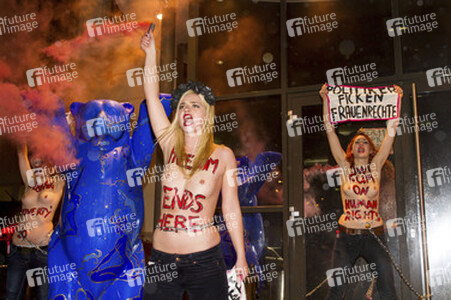 Femen Aktivistinnen stürmen das Bordell 'Artemis', Berlin