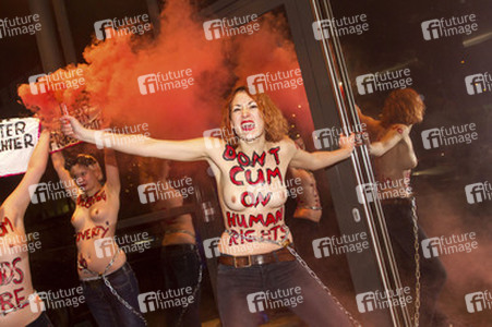 Femen Aktivistinnen stürmen das Bordell 'Artemis', Berlin