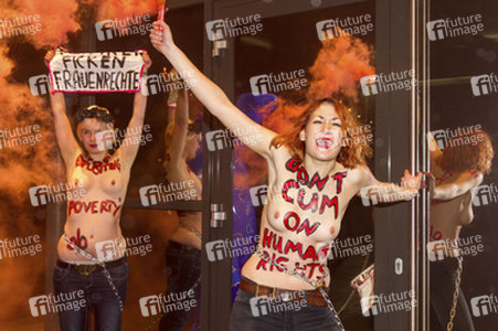 Femen Aktivistinnen stürmen das Bordell 'Artemis', Berlin