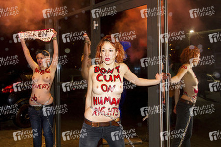 Femen Aktivistinnen stürmen das Bordell 'Artemis', Berlin