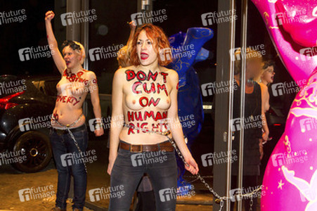 Femen Aktivistinnen stürmen das Bordell 'Artemis', Berlin