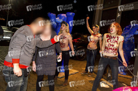 Femen Aktivistinnen stürmen das Bordell 'Artemis', Berlin