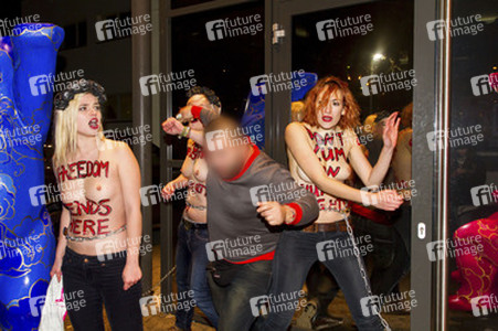 Femen Aktivistinnen stürmen das Bordell 'Artemis', Berlin