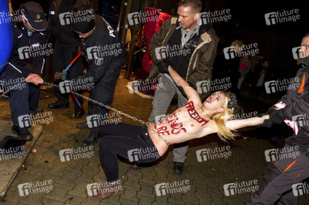 Femen Aktivistinnen stürmen das Bordell 'Artemis', Berlin