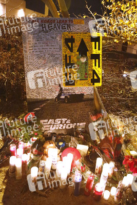 Fans am Unfallort von Paul Walker
