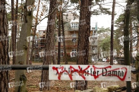 Brand in Bushidos Villa, Kleinmachnow