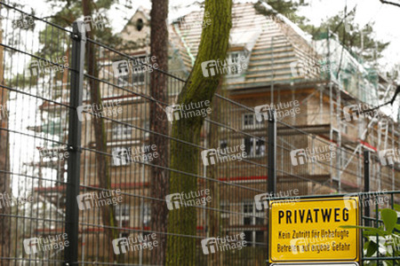 Brand in Bushidos Villa, Kleinmachnow