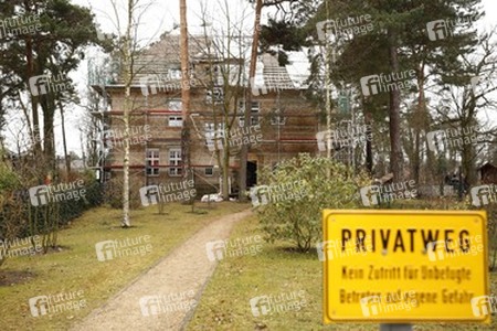 Brand in Bushidos Villa, Kleinmachnow