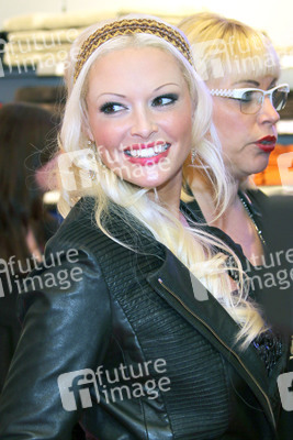 Daniela Katzenberger Kosmetik Präsentation, Hamburg