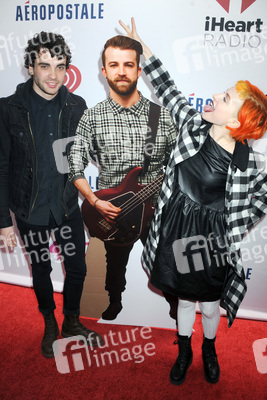 Taylor York, Hayley Williams (Paramore)