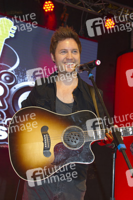 Nick Howard Akustikset und Autogrammstunde, Berlin
