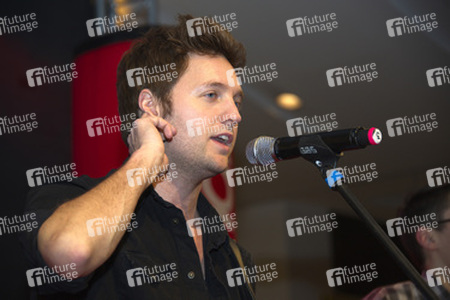 Nick Howard Akustikset und Autogrammstunde, Berlin