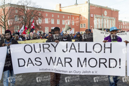 Mahnwache und Demo zum Todestag von Oury Jalloh, Dessau-Roßlau