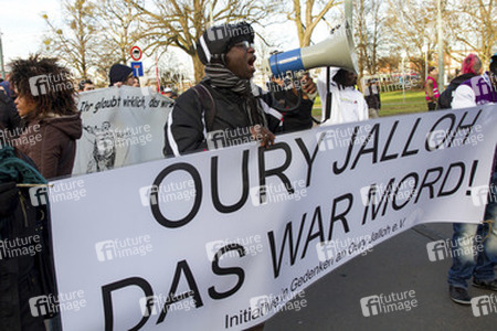 Mahnwache und Demo zum Todestag von Oury Jalloh, Dessau-Roßlau