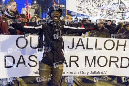 Mahnwache und Demo zum Todestag von Oury Jalloh, Dessau-Roßlau