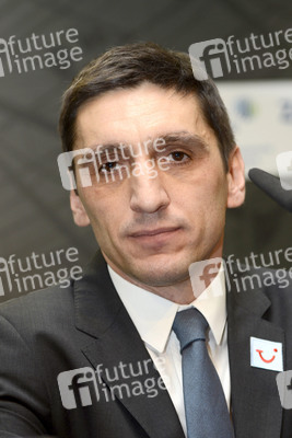 Hannover 96 präsentiert Cheftrainer Tayfun Korkut, Hannover