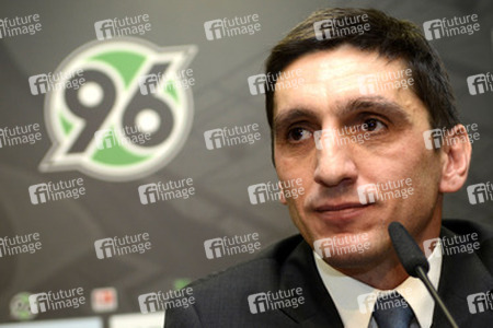 Hannover 96 präsentiert Cheftrainer Tayfun Korkut, Hannover