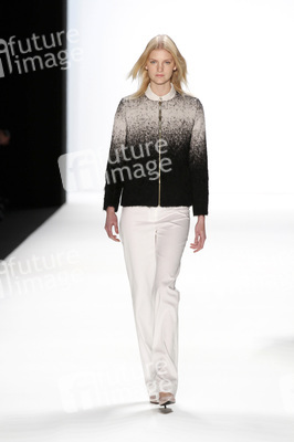 Hien Le Fashion Show, Berlin Fashion Week Autumn-Winter 2014