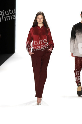 Hien Le Fashion Show, Berlin Fashion Week Autumn-Winter 2014