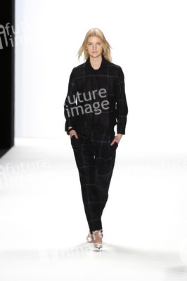 Hien Le Fashion Show, Berlin Fashion Week Autumn-Winter 2014