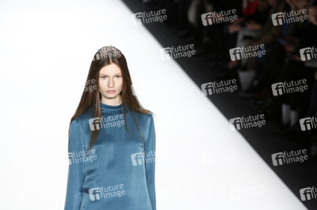 Hien Le Fashion Show, Berlin Fashion Week Autumn-Winter 2014