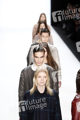 Hien Le Fashion Show, Berlin Fashion Week Autumn-Winter 2014