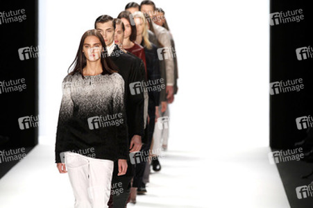 Hien Le Fashion Show, Berlin Fashion Week Autumn-Winter 2014